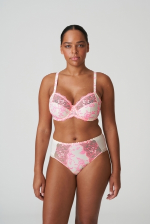 0563521 Vibrant blossom
