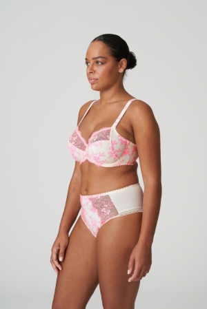 0563521 Vibrant blossom