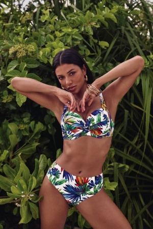 8318 Floral illusion